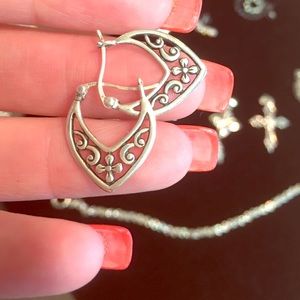 Elegant solid 925 sterling silver earrings